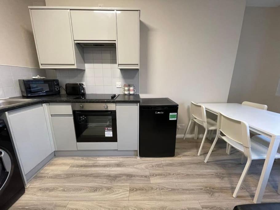 Hosted By Ryan - 1 Bedroom Apartment Liverpool Exterior foto